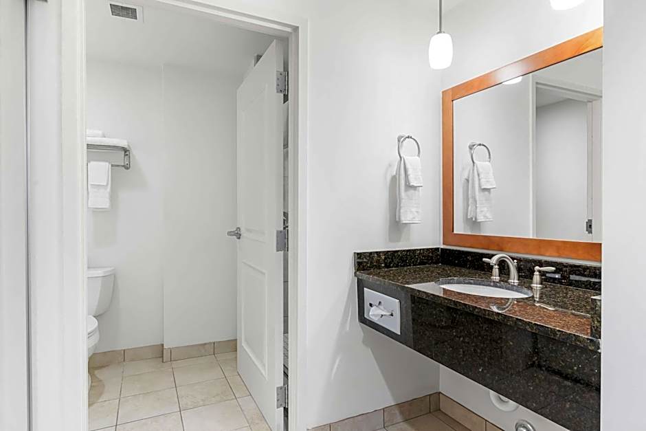Best Western Plus Westgate Inn & Suites