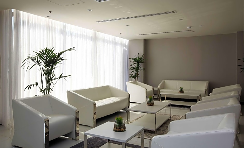 Golden Tulip Al Khobar Suites