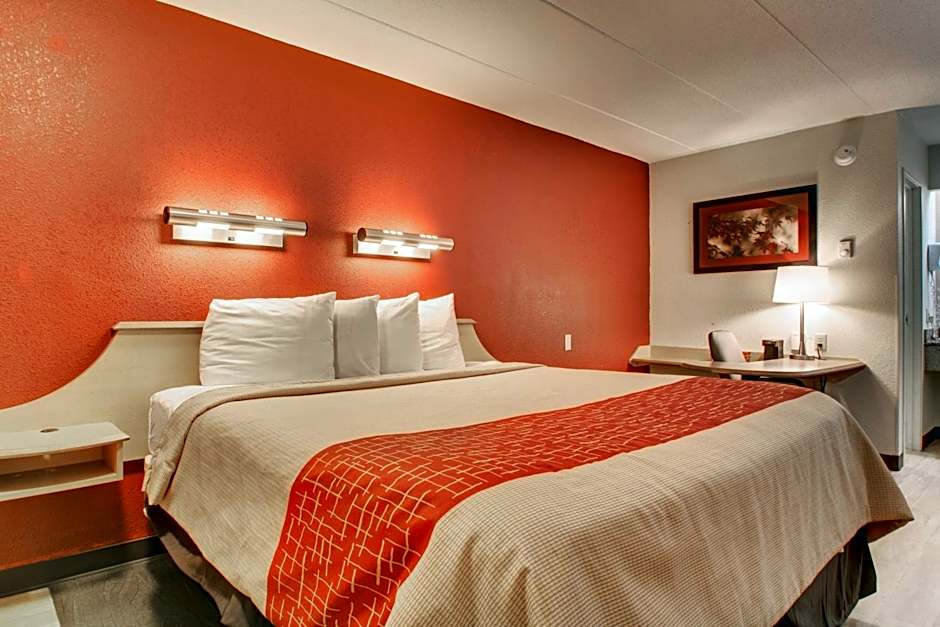  Red Roof Inn St Louis - Westport/ Maryland Heights