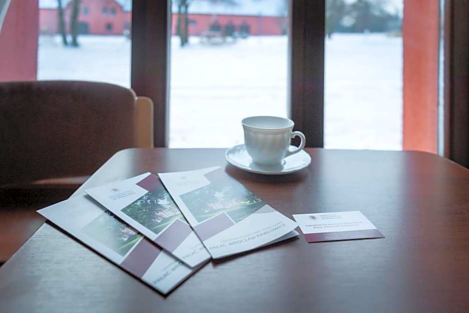 Centrum Edukacyjno-Rozwojowe Wrocław Pawłowice - bezpłatny parking