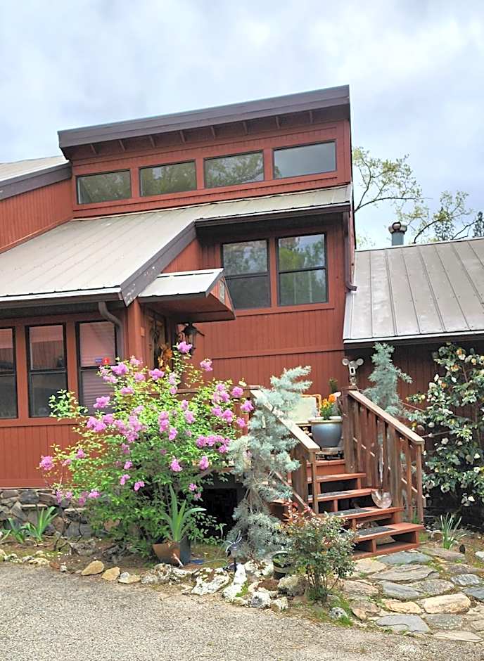 Yosemite Mountain Retreat