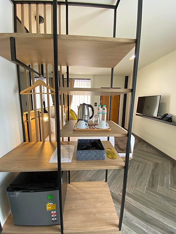 The Gold Living Life