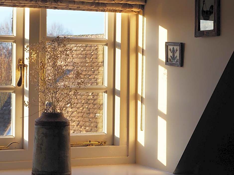 Bear and Ragged Staff