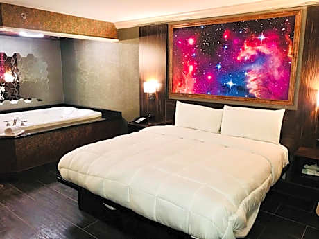Suite with Hot Tub