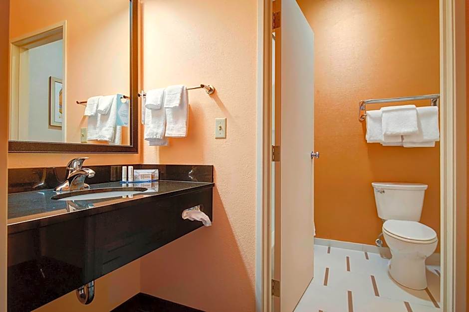 Comfort Inn & Suites Green Bay Stadium Area