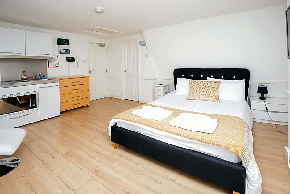 Cambridge City Studios by Paymán Club