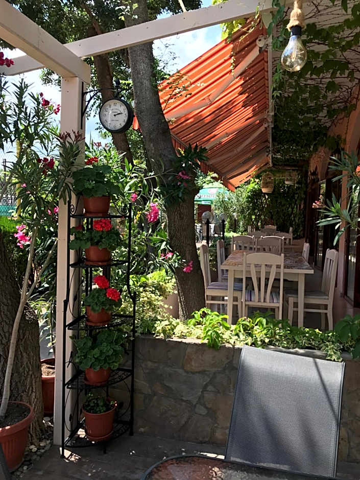 Oleander House and Tennis Club