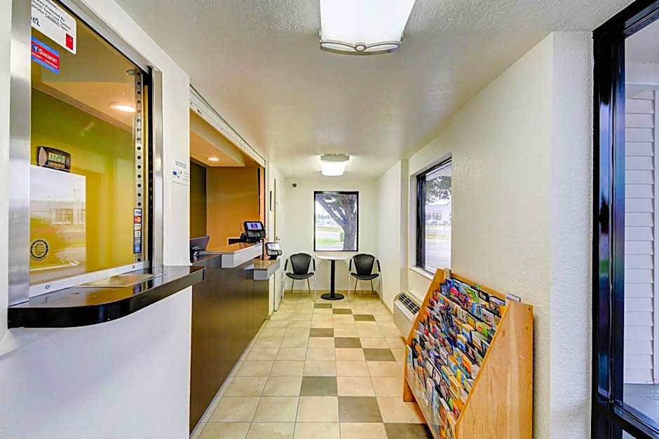 Studio 6 Midwest City, Ok - Oklahoma City