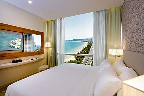 Diamond Bay Hotel
