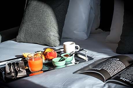 TRIBE Essential 2 single beds