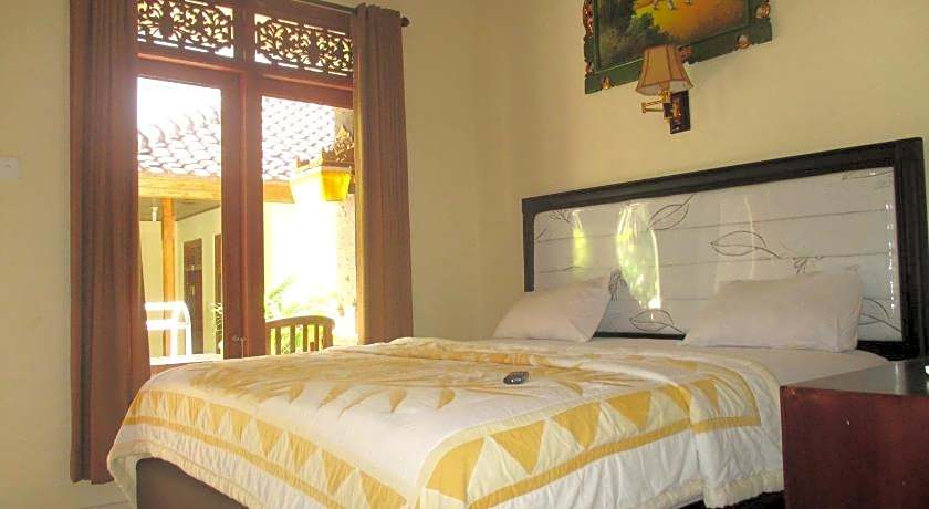 Adus Beach Inn