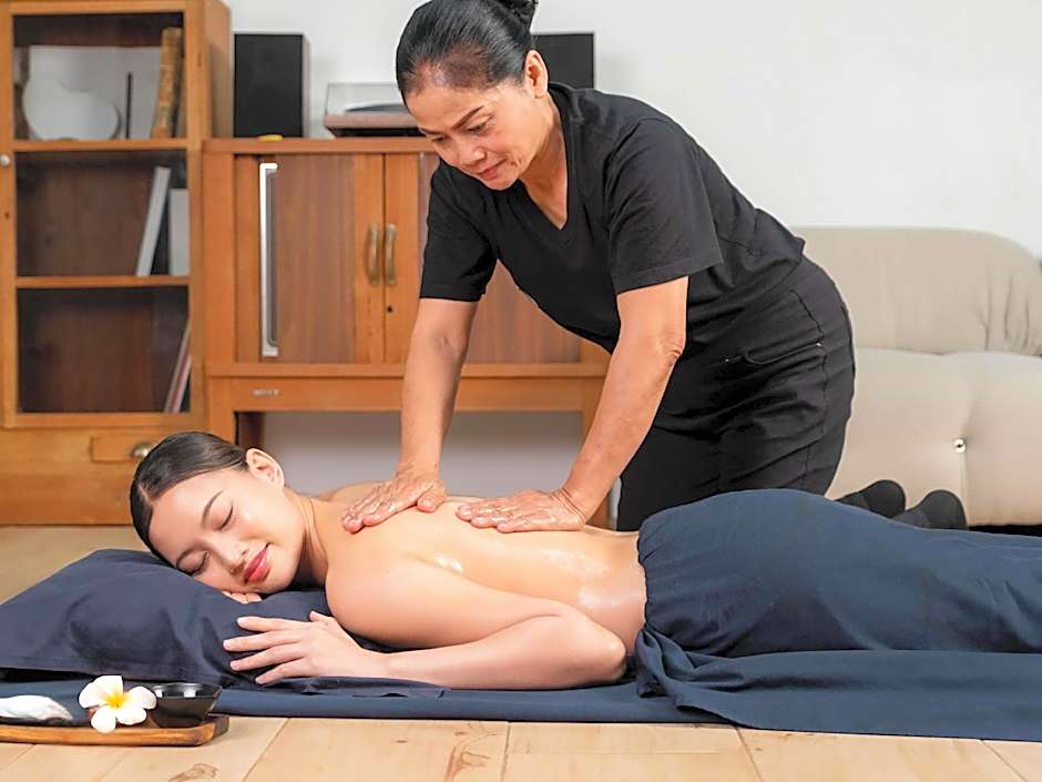 Novotel Living Bangkok Sukhumvit Legacy