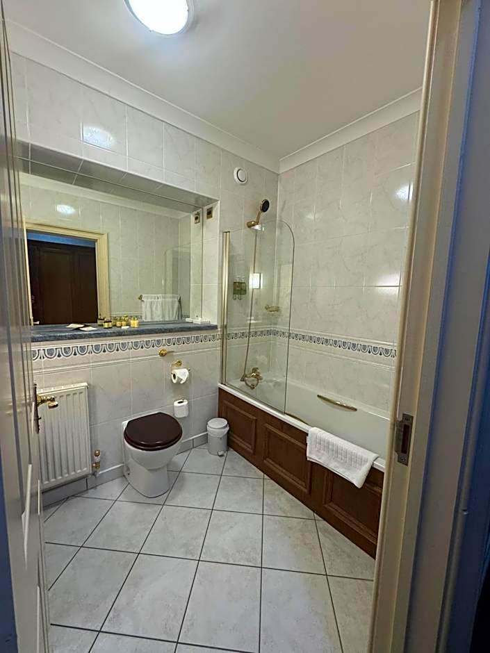 Tre-Ysgawen Hall & Spa