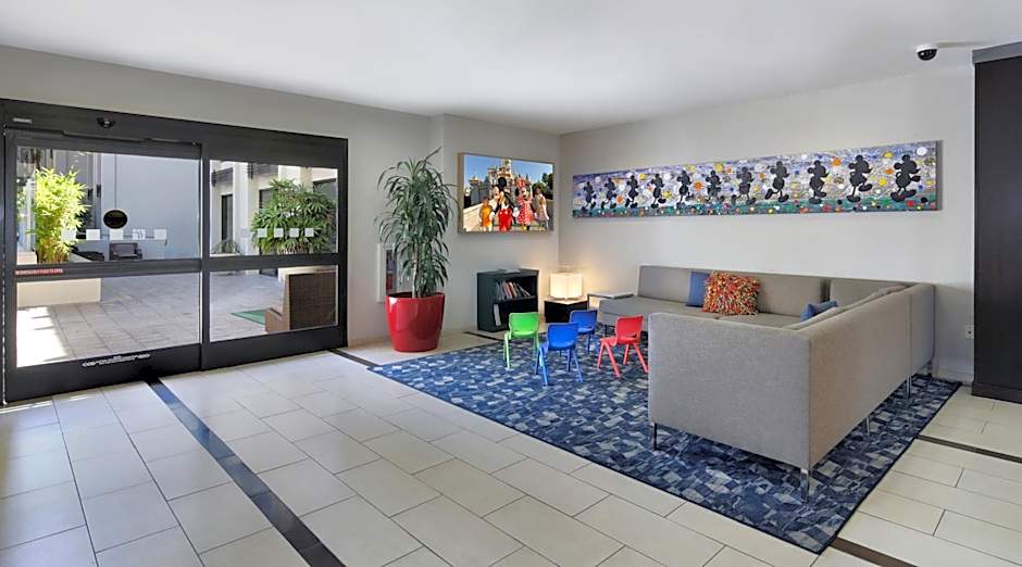 Holiday Inn Hotel & Suites Anaheim By IHG