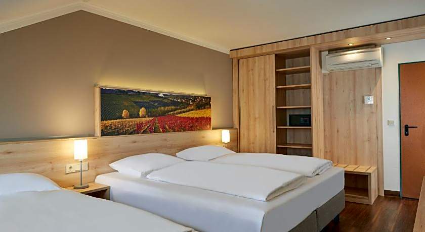 Sunday Hotel Stuttgart Herrenberg
