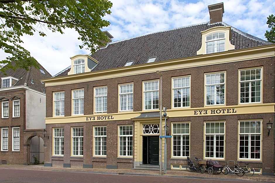 Eye Hotel
