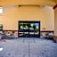 Moulton Inn & Suites By OYO