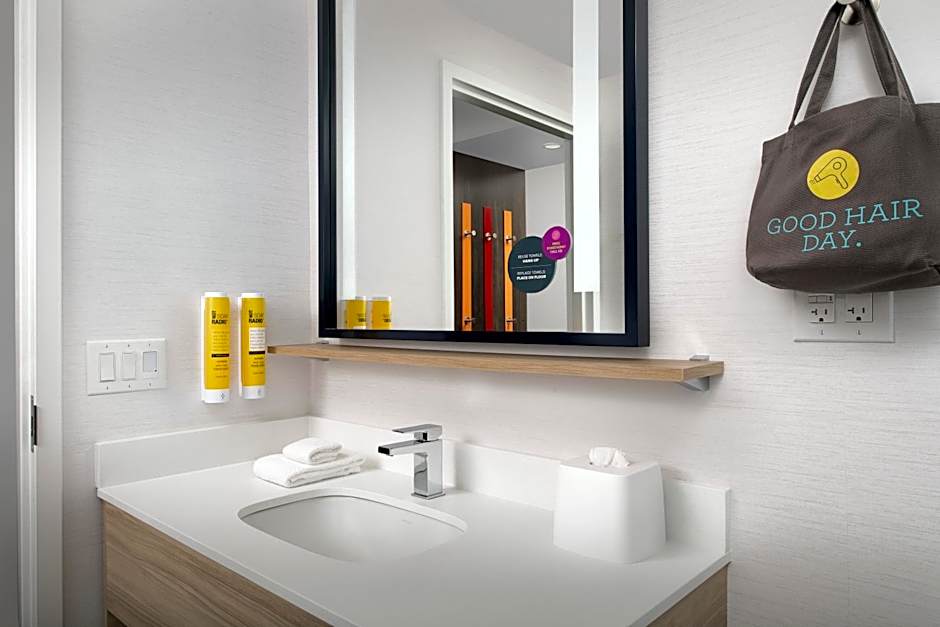 Tru by Hilton Charleston Ashley Phosphate, SC