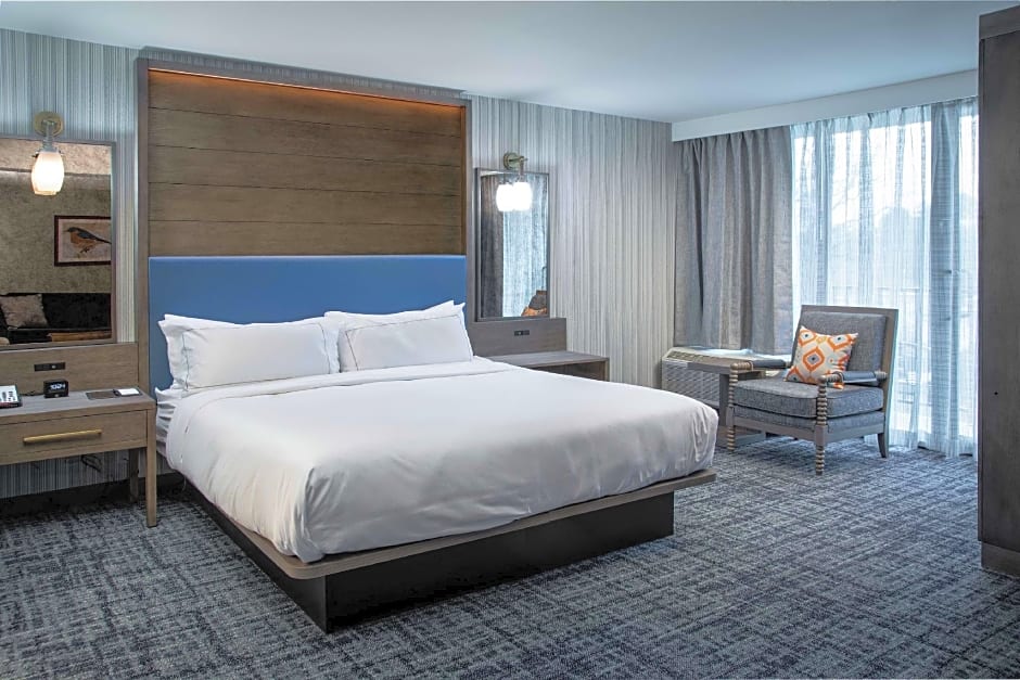Photo 1 of 6 of Studio 1 King Bed Suite, Balcony