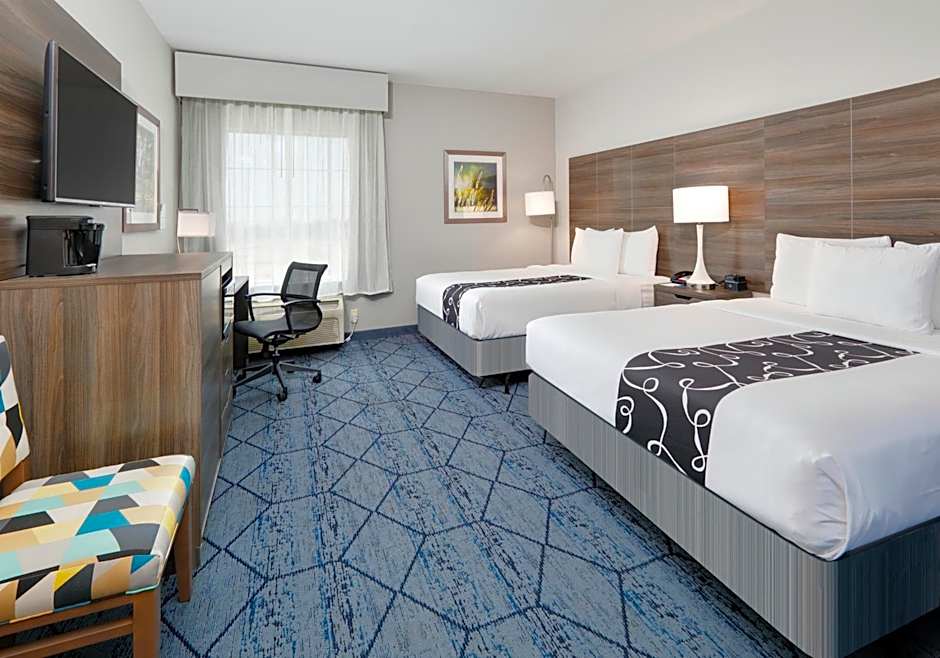 La Quinta Inn & Suites by Wyndham Denton - University Drive