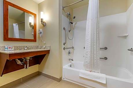 2 Queen Beds, Suite, Nonsmoking, Accessible