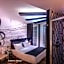 Apostrophe Hotel