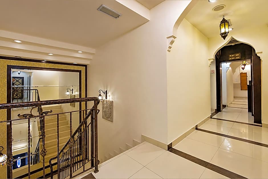 Palette - Near Amanjaya Mall Formerly El-Zahraa