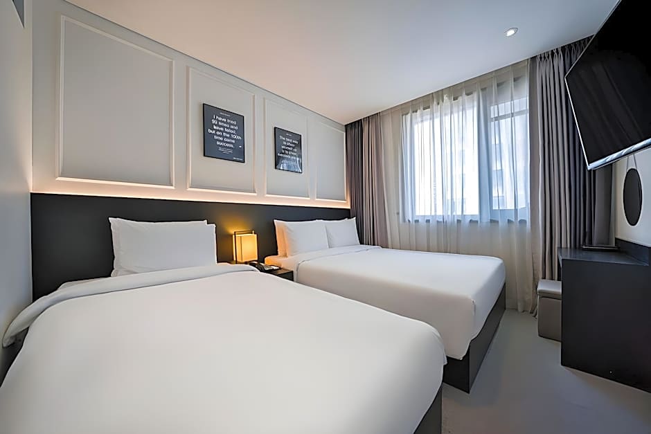Photo 1 of 14 of Family 1 Double Bed and 1 Twin Bed