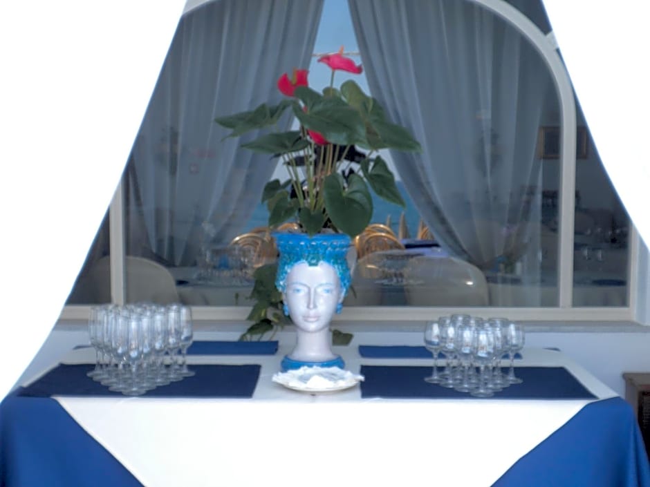 Arathena Rocks Hotel