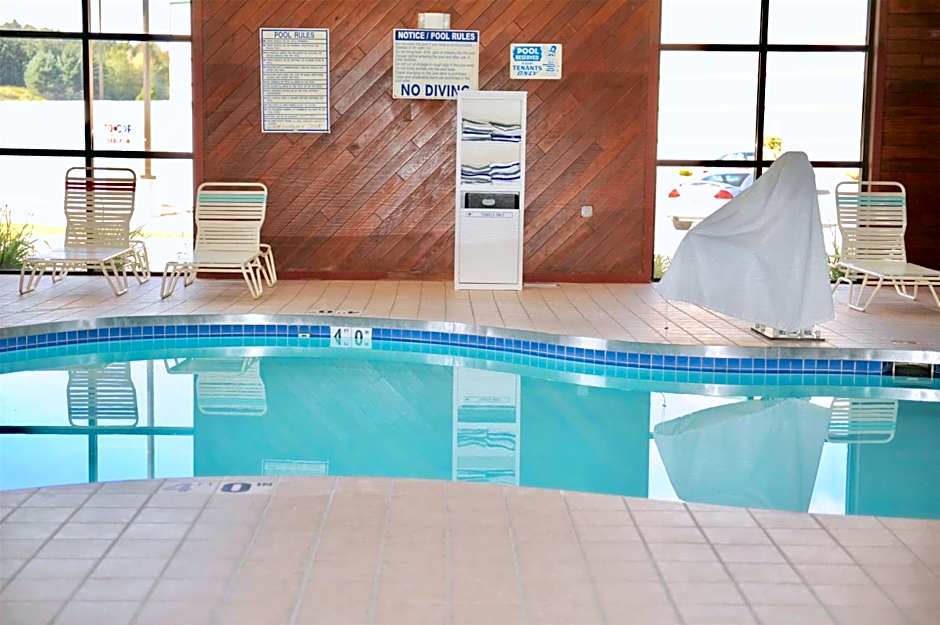 Days Inn & Suites by Wyndham Wausau