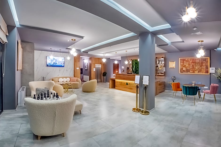 Solo Grand Boshuri Hotel