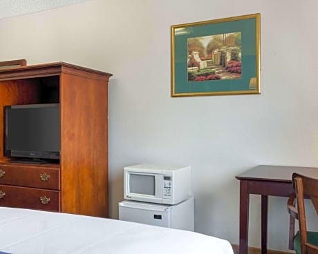 3 Double Beds Nonsmoking