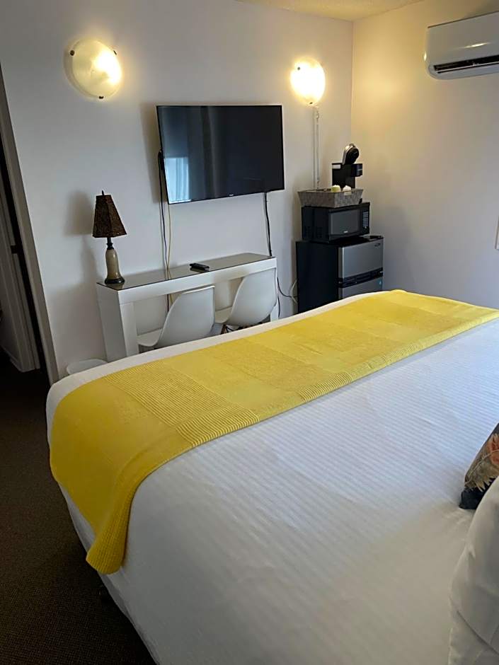 Paradise Inn On the Beach