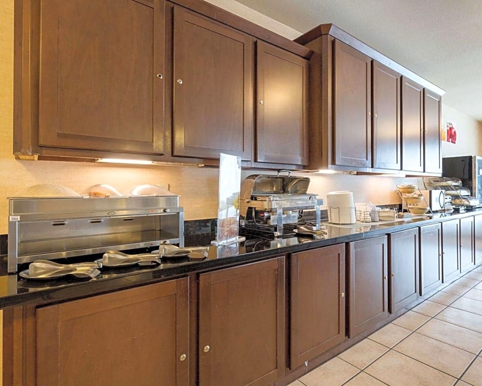Quality Suites Huntsville Near University