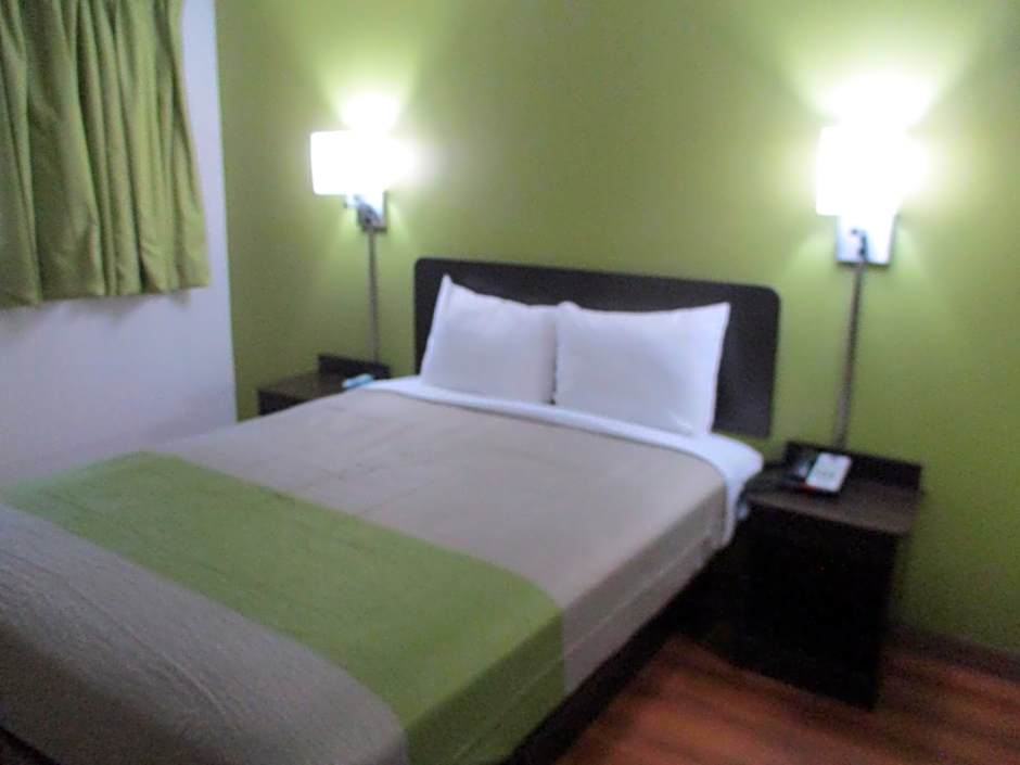 Motel 6-North Olmsted, OH - Cleveland