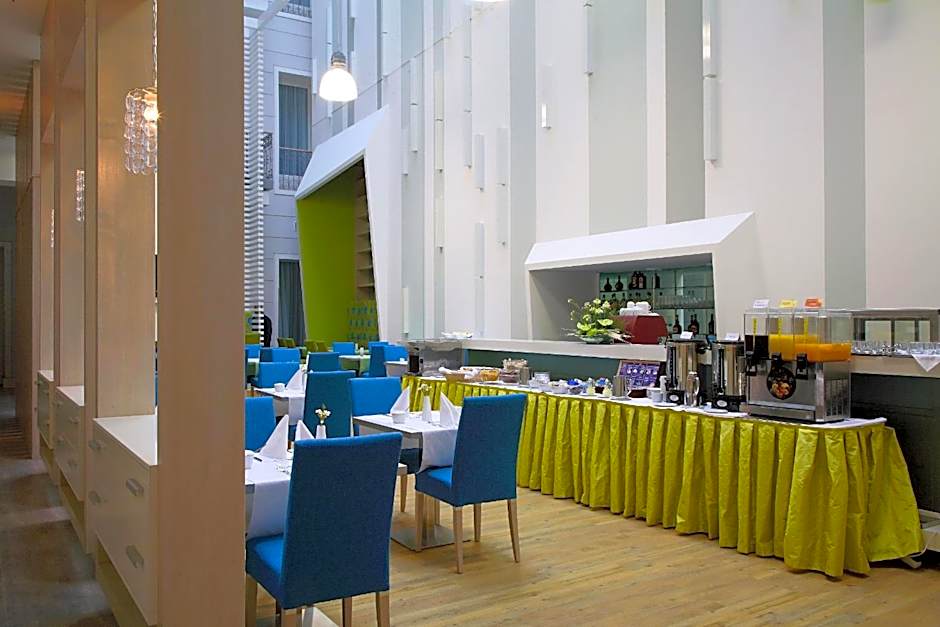 Atrium Fashion Hotel