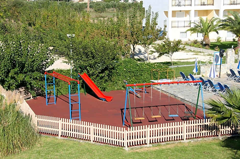 Village Inn Studios & Family Apartments