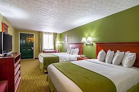 2 Queen Beds Nonsmoking