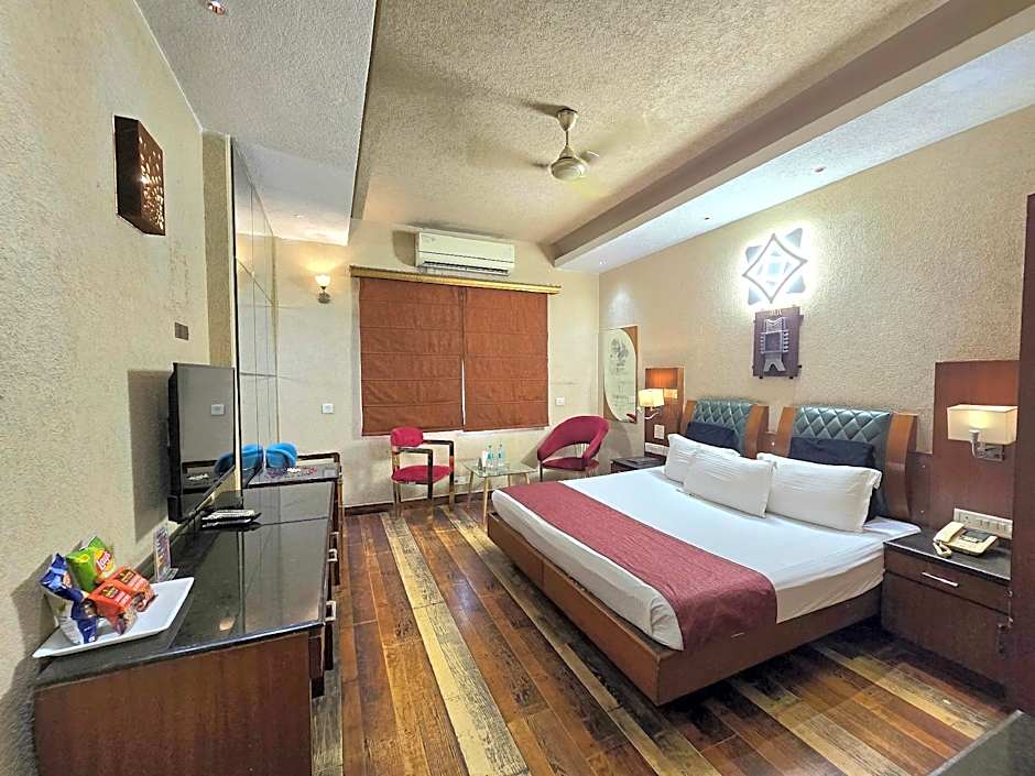 Royal Castle Grand