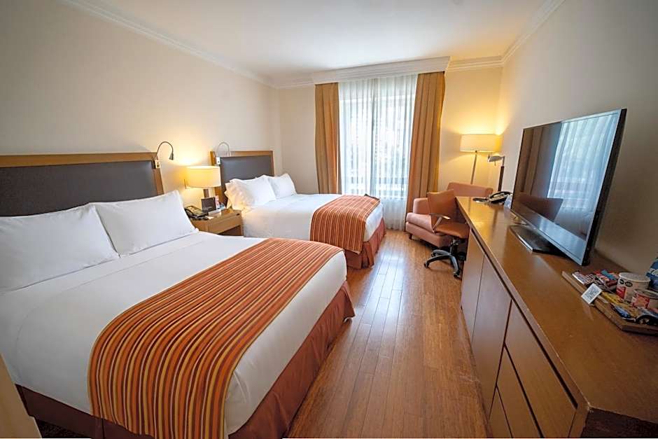 Foto 1 dari 5 — Classic 2 Double Beds