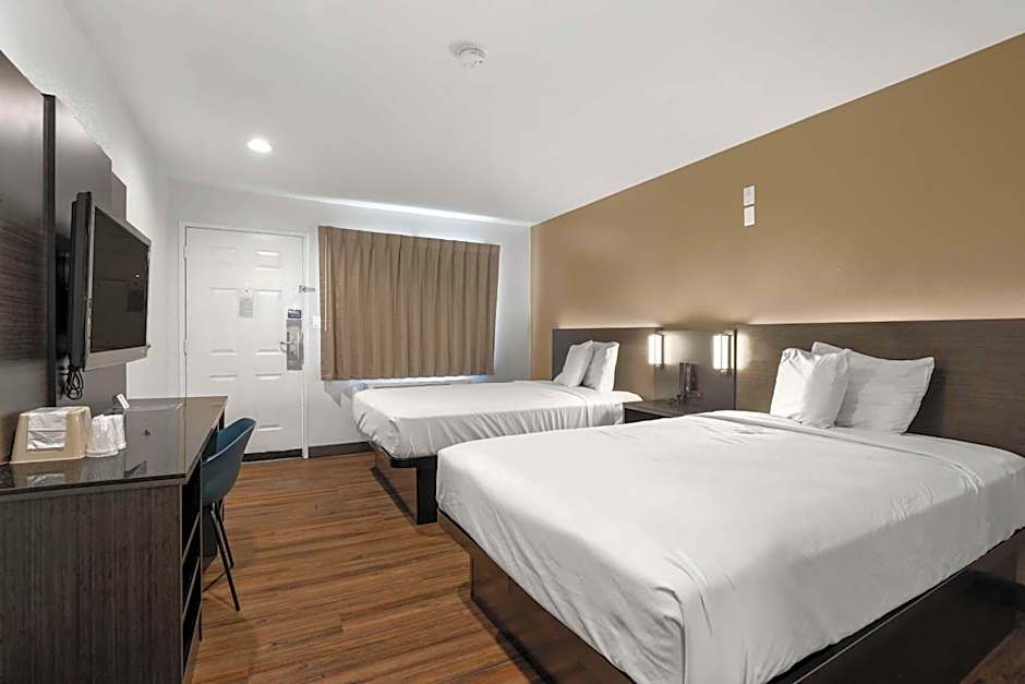 Motel 6-Escondido, CA