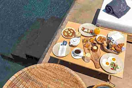 Executive Suite with Infinity Pool