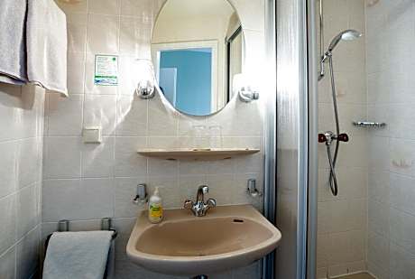 Single Room with Shared Bathroom