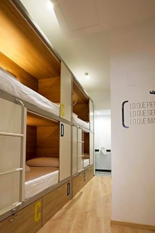 Comfort Room for 4 People