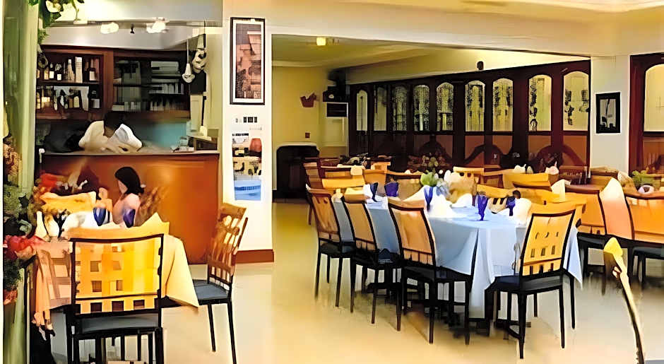 Crown Royale Hotel