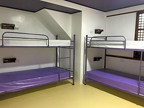 Bed in 6-Bed Mixed Dormitory Room