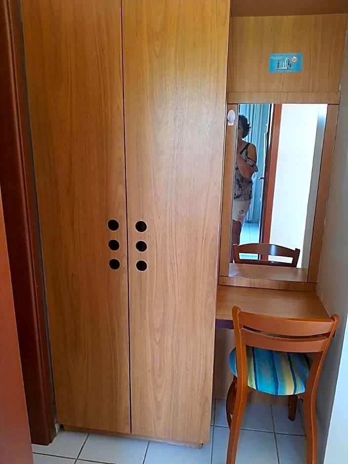 CONDOMÍNIO VILA DO MAR aptos 201C e 211B