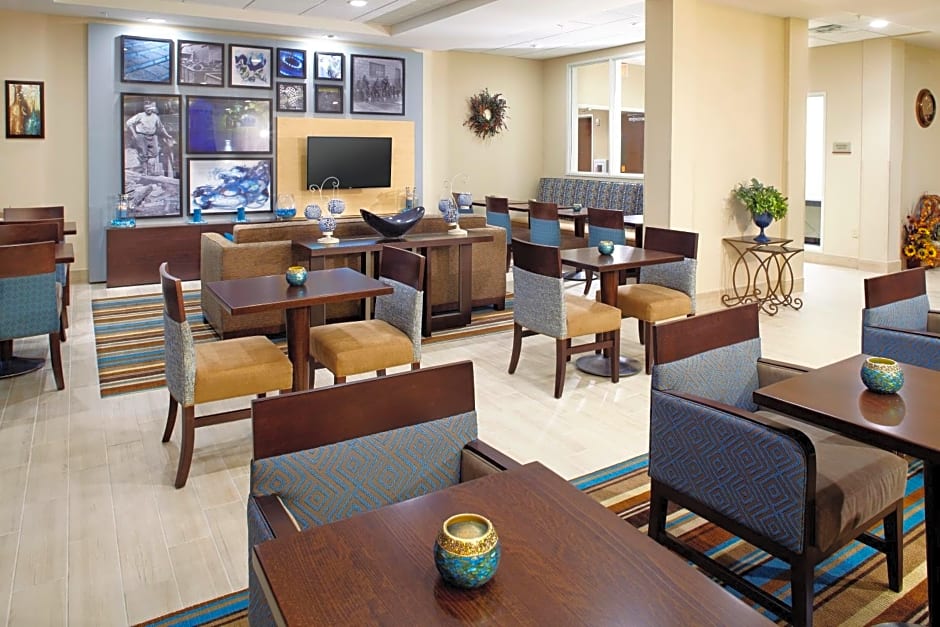 Hawthorn Suites by Wyndham Wheeling Triadelphia at Highlands