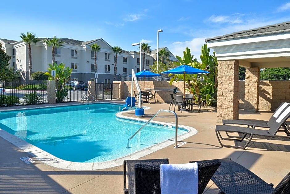 Holiday Inn Express & Suites San Diego Otay Mesa By IHG