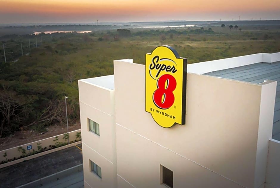 Super 8 by Wyndham Manzanillo